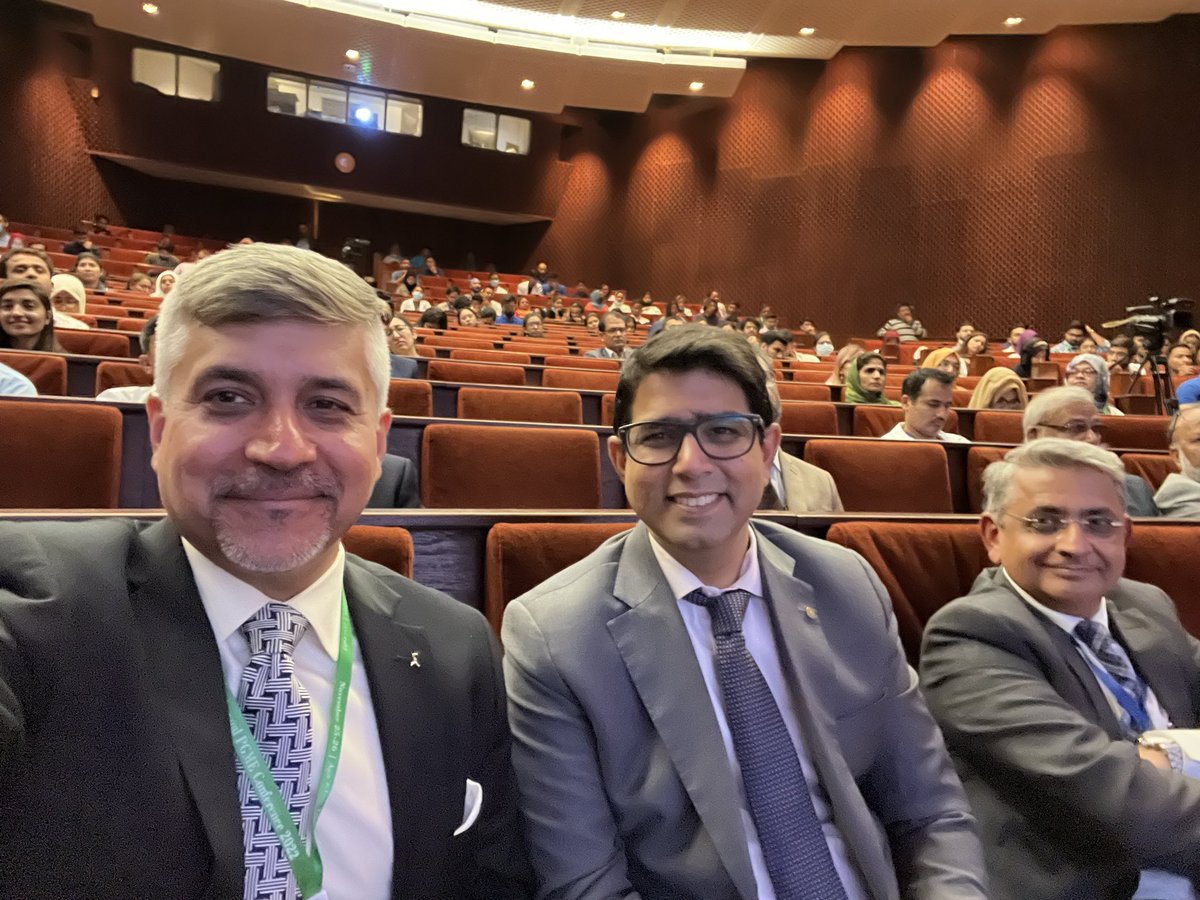SaleemIslam's tweet photo. A wonderful weekend of science learning, sharing, networking at #8AASC @AKUGlobal taking about stem cells with colleagues from Pakistan and the world! Superb organization and execution as well as hosting! @AdilHaiderMD @CEO_AKUHPK @sig_aku @AtherEnam https://t.co/U9GATnJxWr