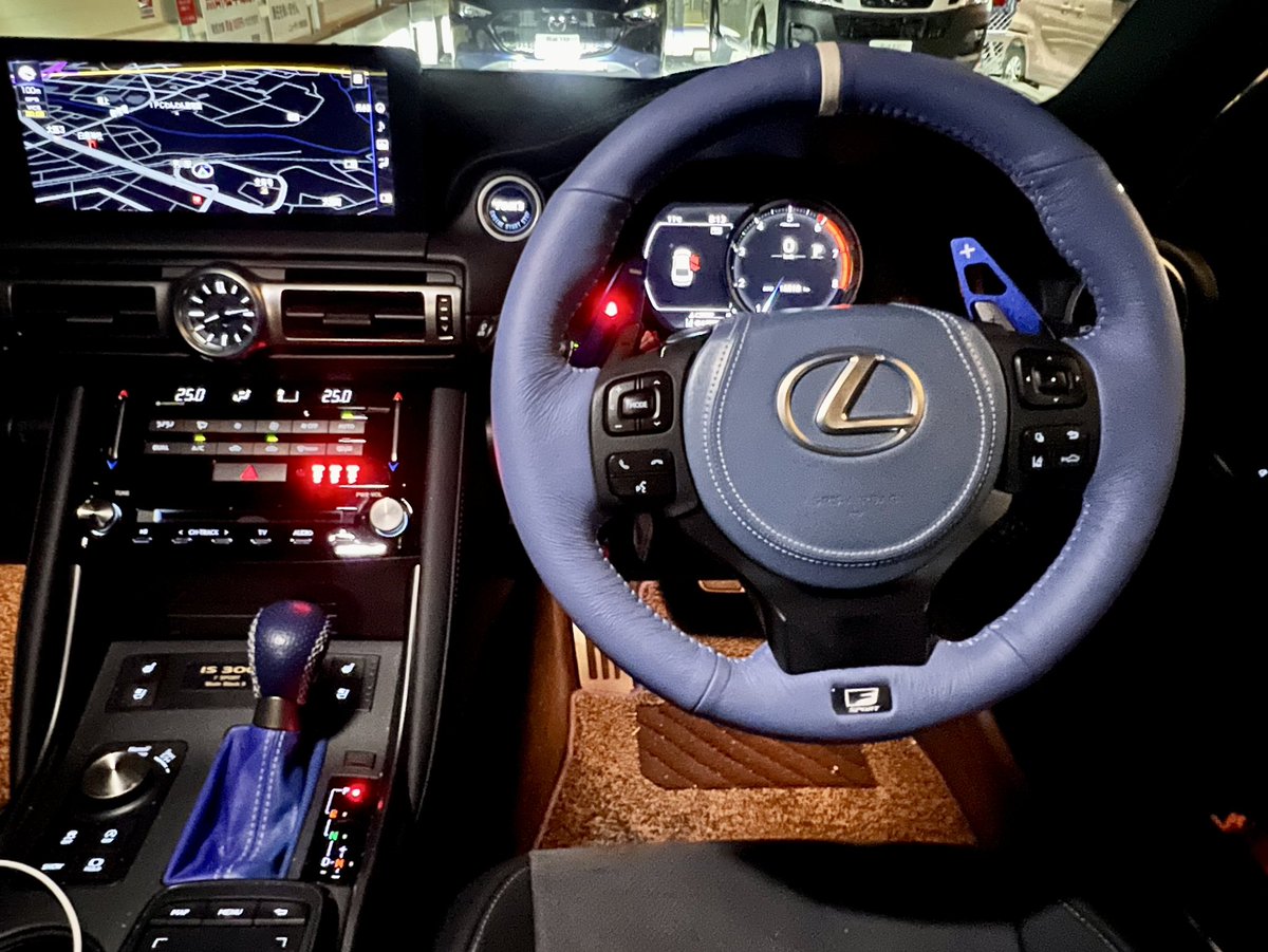 ryogoro0421's tweet photo. ドックアウト
#モードブラックS
#modeblacks
#レクサスis
#lexusis
#トムス
#トムスレーシング
#toms
#tomsracing
#lexus
#lexusgram
#lexuscustom
#lexusisfsport
#レクサスグラム
#waltz
#トムスバレル
#ステアリング
#張替え
#GSF
#RCF
#カスタムカー https://t.co/v8sIgcnNY1