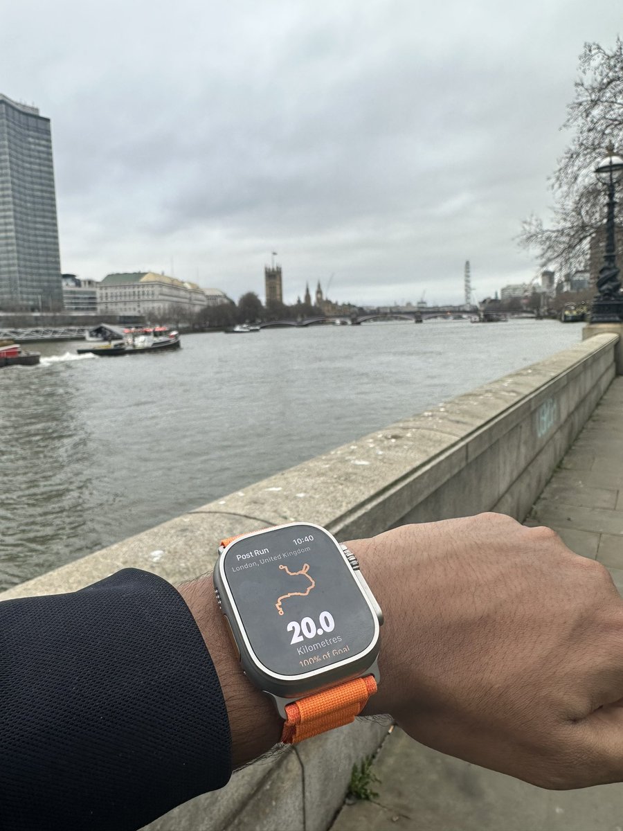 Jingstar's tweet photo. A little bet I made 6 years with friends got out of hand…I’ve gone from couch potato to running the London Marathon 2023 for a cause close to my heart @SelflessUK https://t.co/jYA2V6qmpp https://t.co/P2rki2J80g
