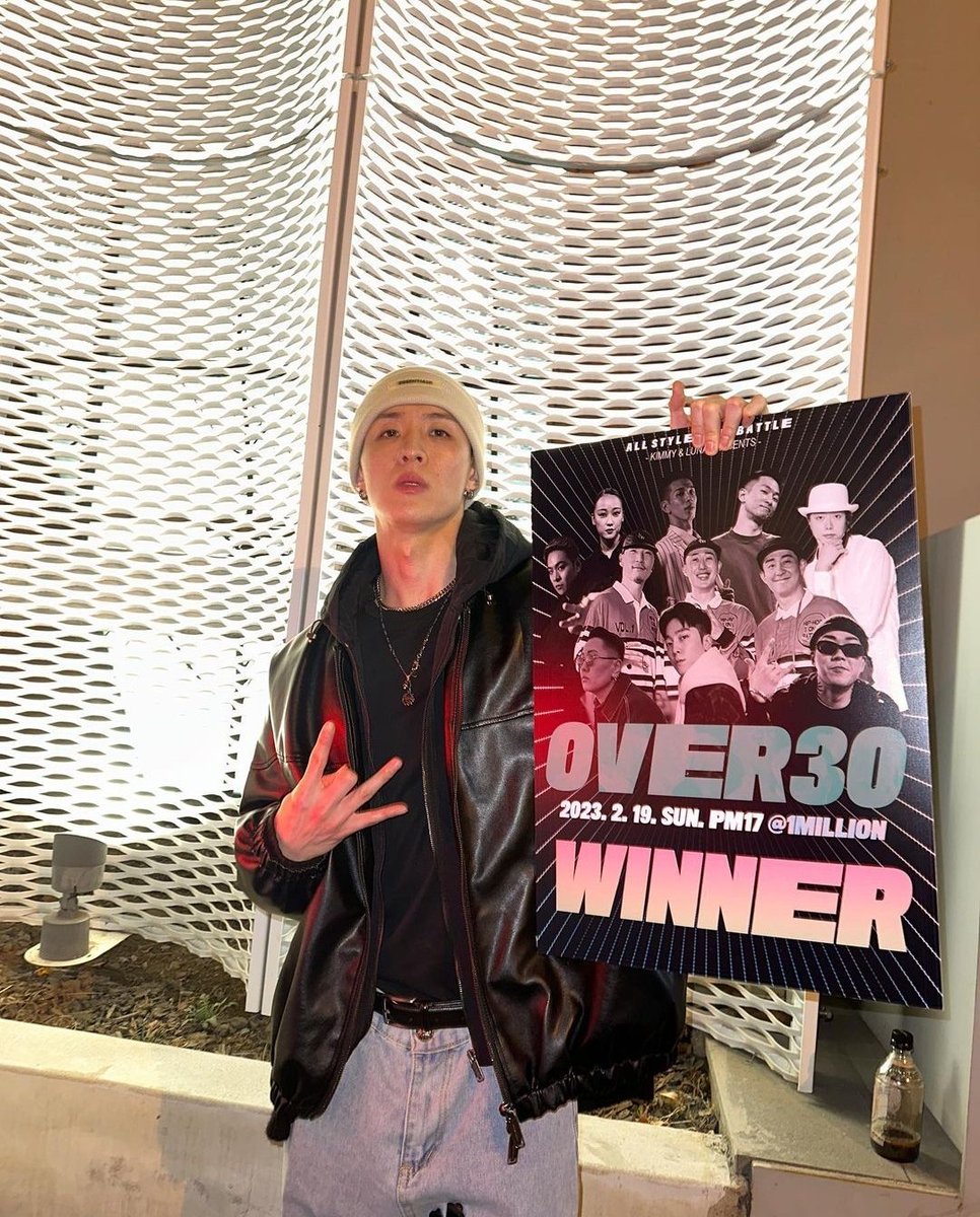 ____zerx's tweet photo. 👑 OVER30 BATTLE 우승 👑 
너무 너무 축하해 💙💙 https://t.co/BiLUAKEpze
