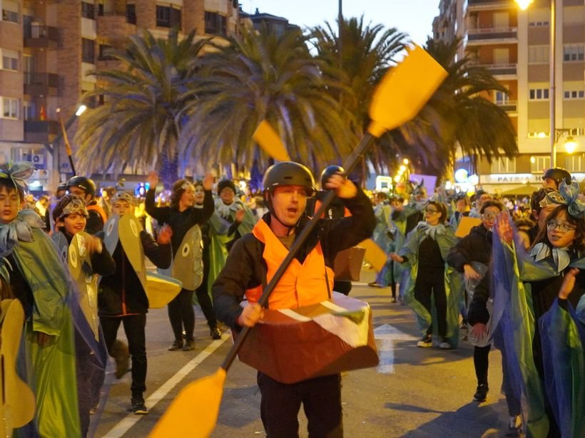 ¡Enhorabuena! ¡B-R-A-V-O, BRAAAVO! Muy merecido
2.º Premio en el #Carnaval2023 
"El río que nos lleva"
Gran trabajo y esfuerzo, una pasada, merecida recompensa. Todos remando al mismo compás.
#haciendocole