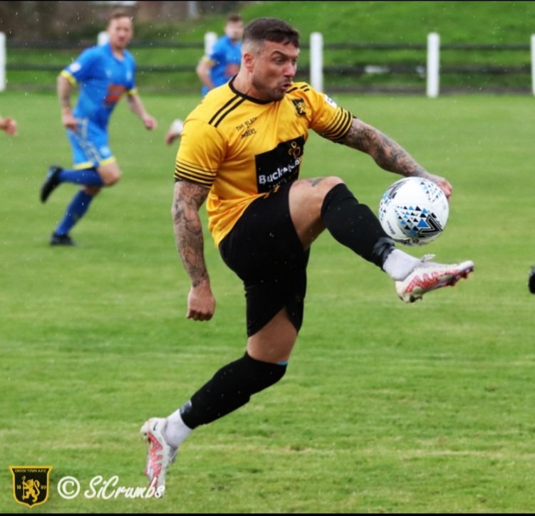 crooktown_afc's tweet image. Striker Adam Burnicle is available for transfer.

Any clubs interested please contact the club secretary 🖤💛