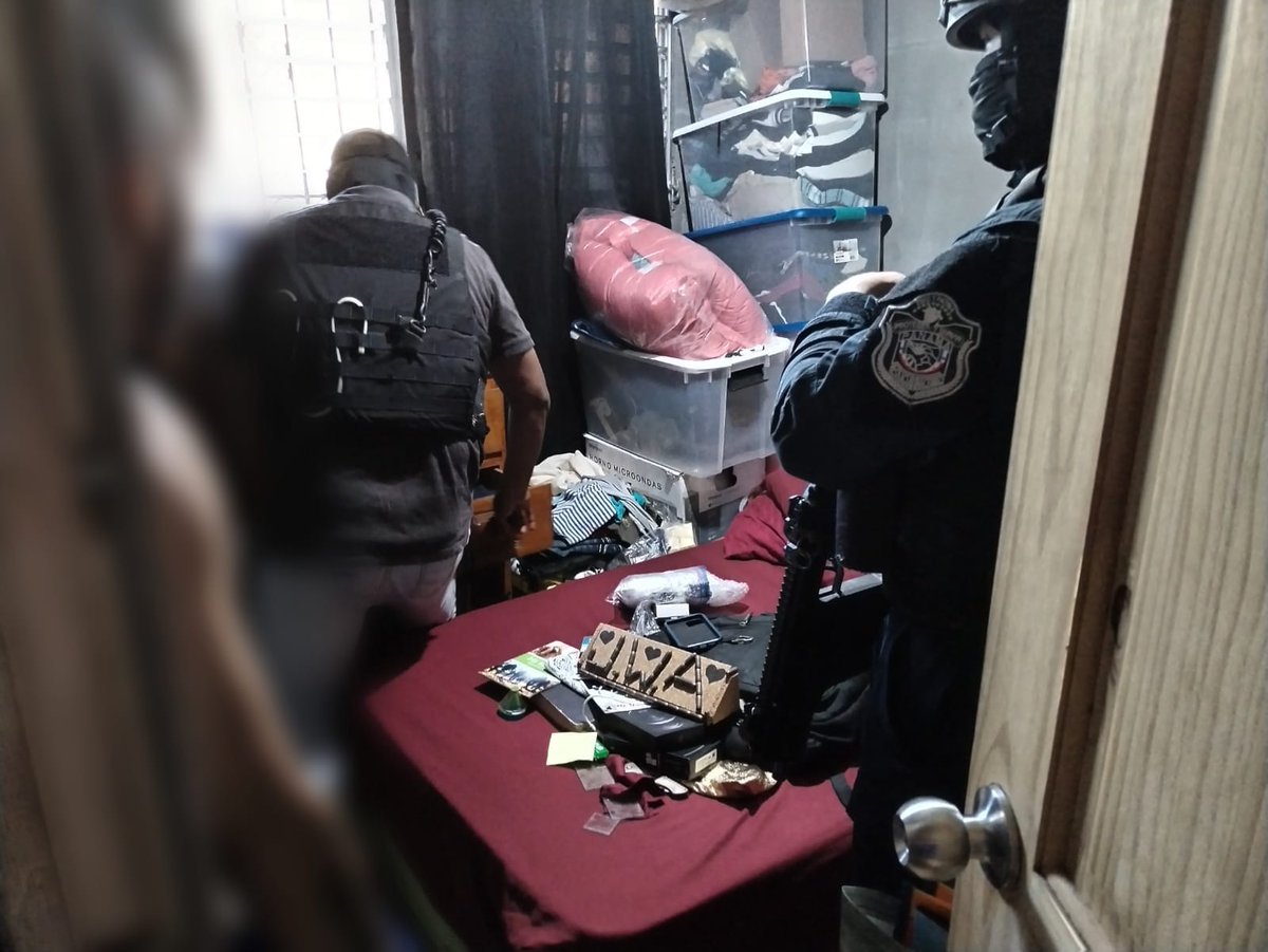 policiadepanama tweet picture