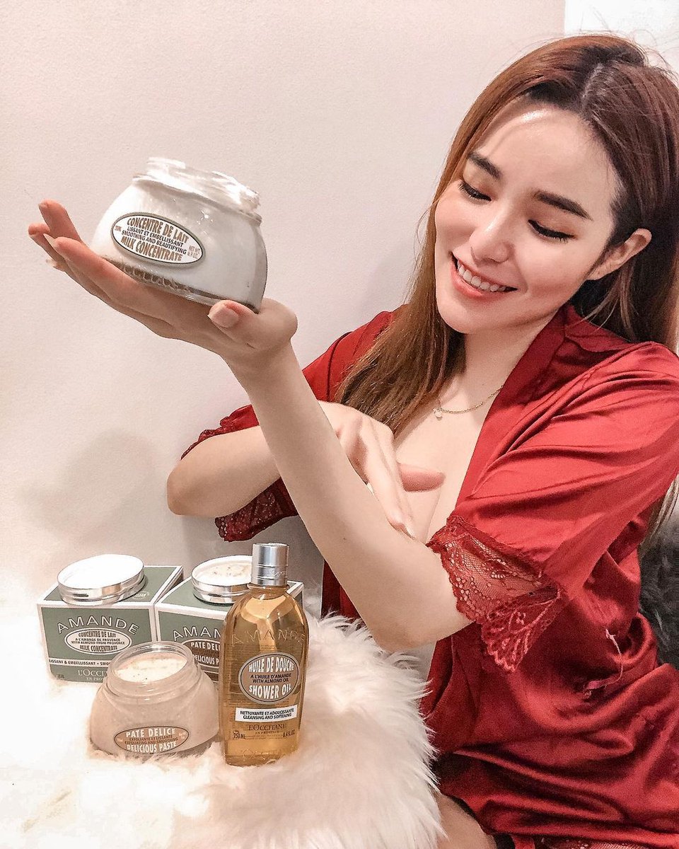 Nanalam97's tweet photo. Personally tested this toner and skin care lotion are very easy to use. It helps you fight UV rays. Close to the skin, very natural feeling. Female friends can try.😁 https://t.co/MbMJmu6dCF