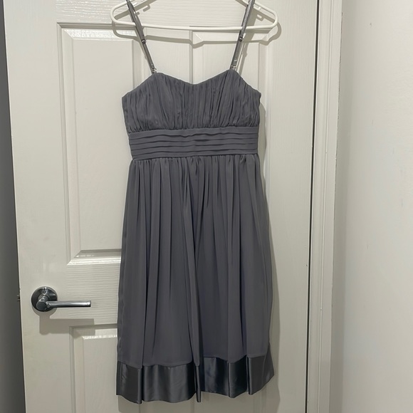 ReneeFinds's tweet photo. So good I had to share! Check out all the items I'm loving on @Poshmarkapp #poshmark #fashion #style #shopmycloset #forevernew #magdabutrym #citybeach: https://t.co/AQQ7P699pA https://t.co/EbxNVKvrGo