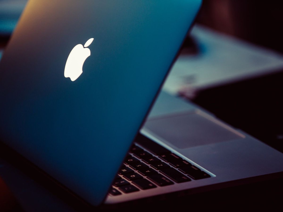 I will never forgive Apple for killing the glowing logo.