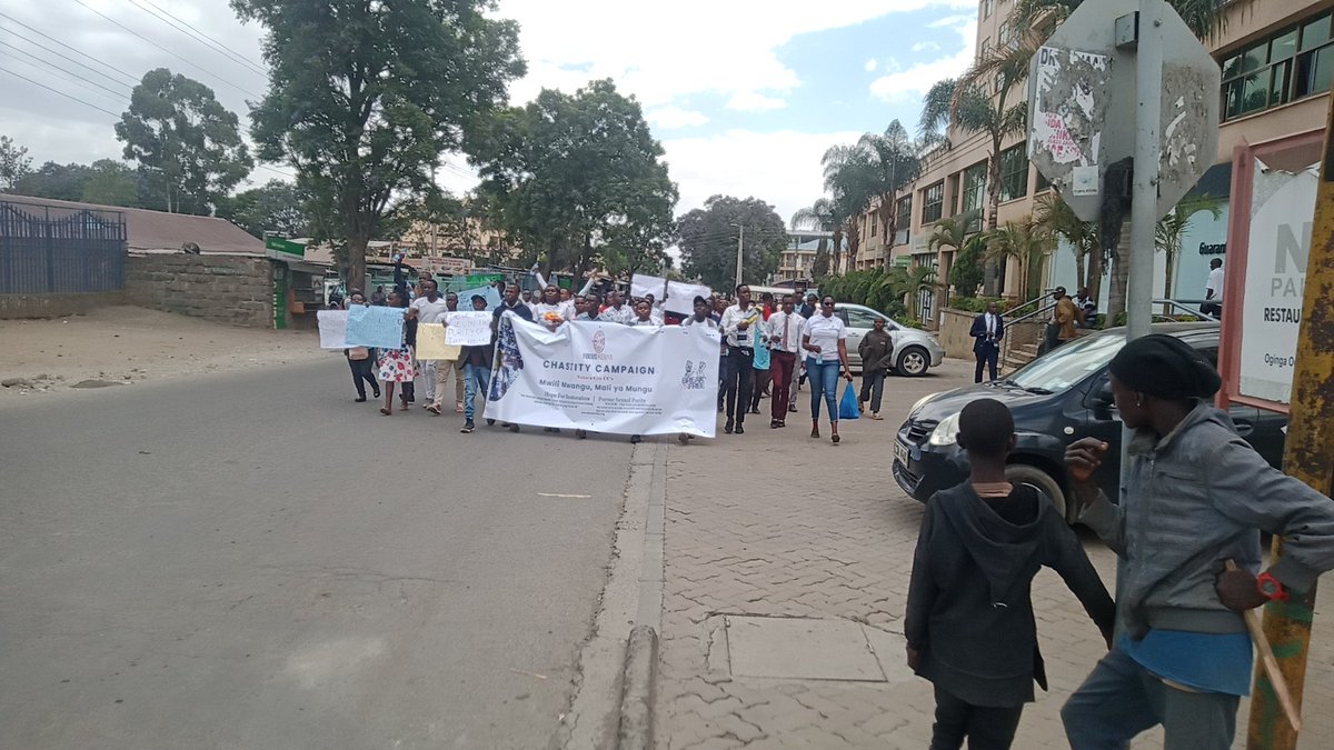 mwalimuabel's tweet photo. The message of pursuing purity reached out in the streets of Nakuru city. We gathered almost 100 students within the town who walked as they shared the message
@focuskenya 
#MwiliYanguMaliYaMungu
#HopeForRestoration
#FOCUSAt50 
#ReachingStudents
#ChangingNations https://t.co/4TOup0yWIF