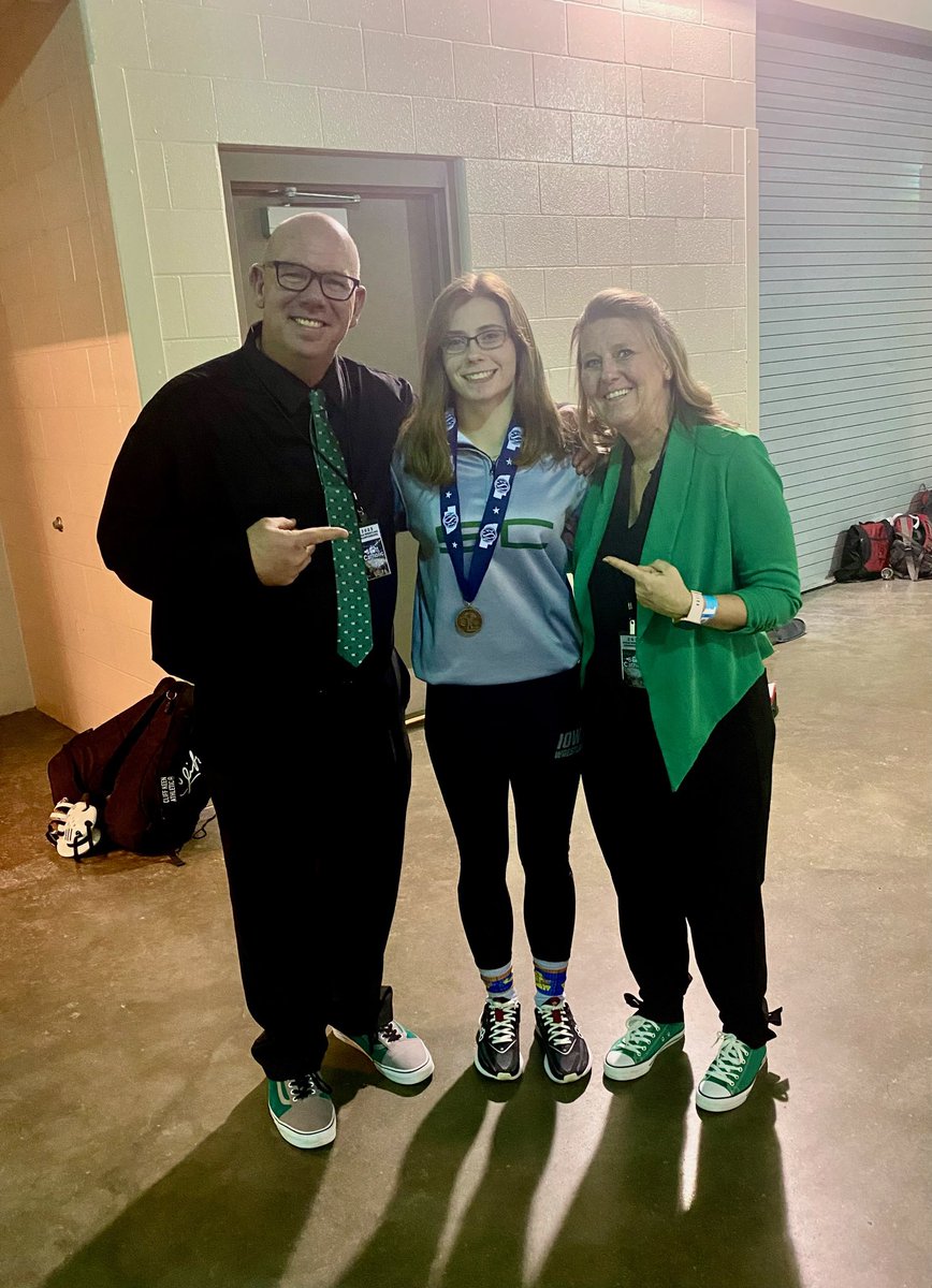 allin4alli's tweet photo. Proud to be coaching the @skyhawkwrestle girls Nella Dolan and Ellie Janecek with @KimHarrill1 to the medal rounds at Nebraska Girls High School State Championship #allin4alli https://t.co/Ch8xemAyFq