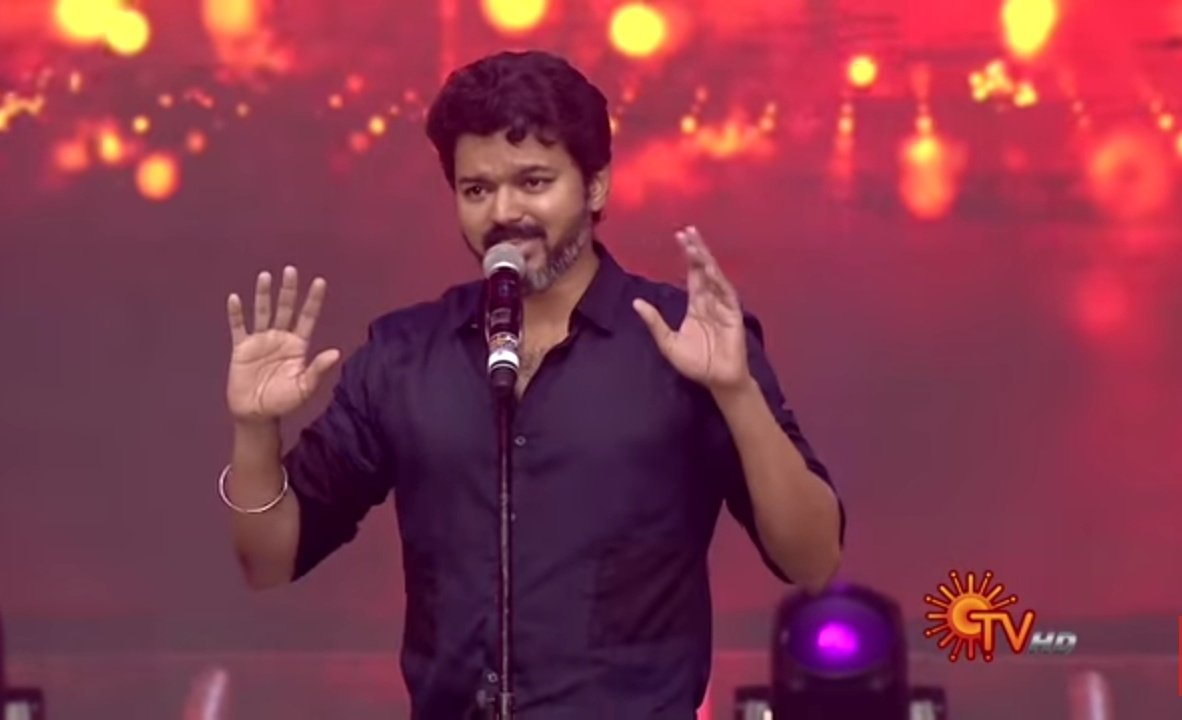 Odaney Ooruku Kaaranga Ellarum Vantanuga Aruvaloda 😬 Apram Avaloda Appa Than Avanga Kitte Indhe Thambi Enaku Therinche Paiyan Than Neenga Ponga Nu Poii Sollitaru 🙂Epdi oorukulla Vandha Epdi Maadiku Vandha Nu ketaru Night Vandhen nu Sonnen