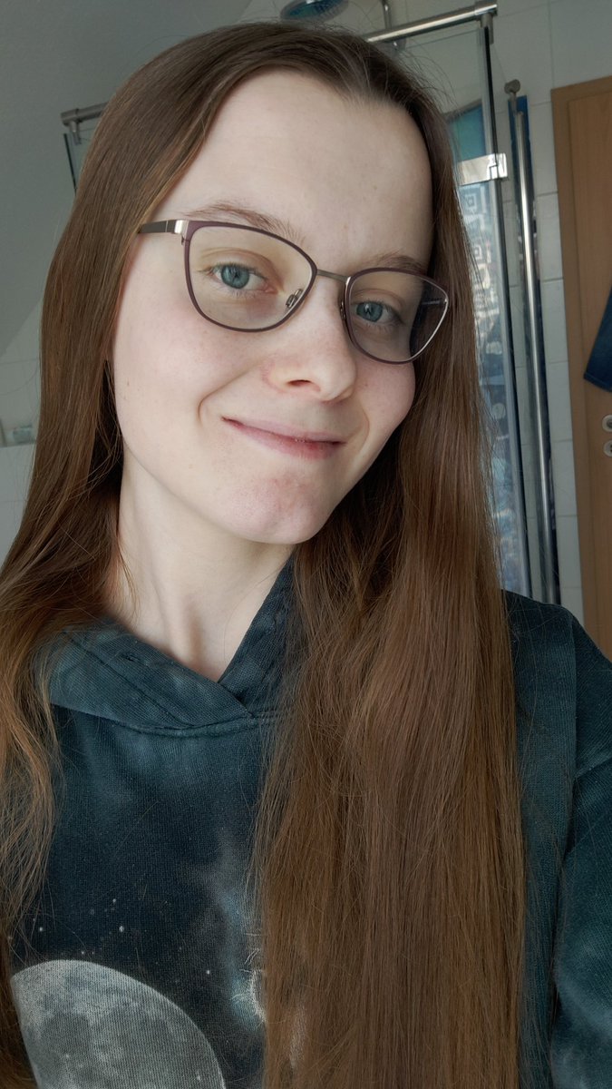 zUnverdient | Finja tweet media