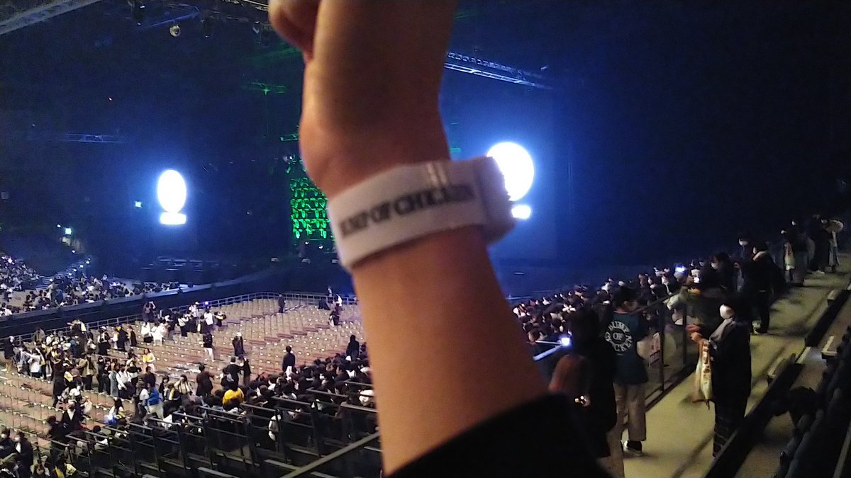 croissant_107's tweet image. みんなのおかげで出来た「声出し」。

いつもBUMPの曲が側にいてくれてる、その感謝の気持ちを伝えることができてよかった。

最高でした。

画質悪くてごめん。

#bether 
#BUMPOFCHICKEN