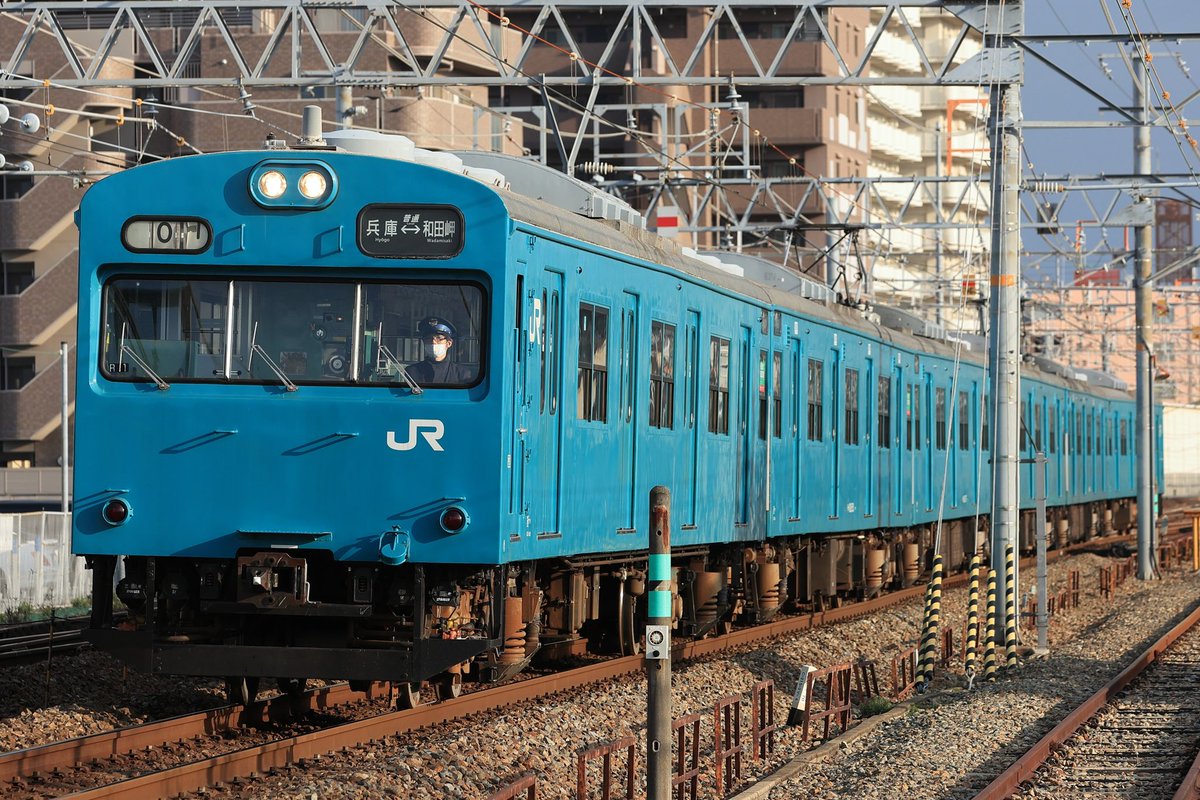 2022.02.19
回6521M 103系R1編成

2分遅延してきて前後1分ぐらいだけ晴れた
運番は白01(T)に