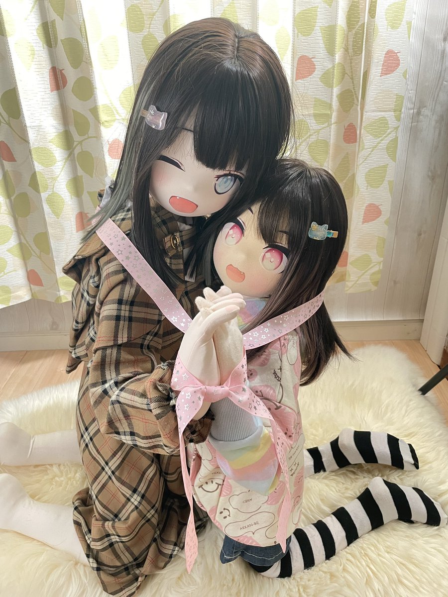 ライティングの比較😆
左が室内灯、右がスタンドライト。何となーく柔らかさが違う🥰
ドル撮の専門書なんてないし(ないよね…？)ネットで調べて試行錯誤。ここからどうしようかな〜🥳
いい勉強法とかないでしょうか❓