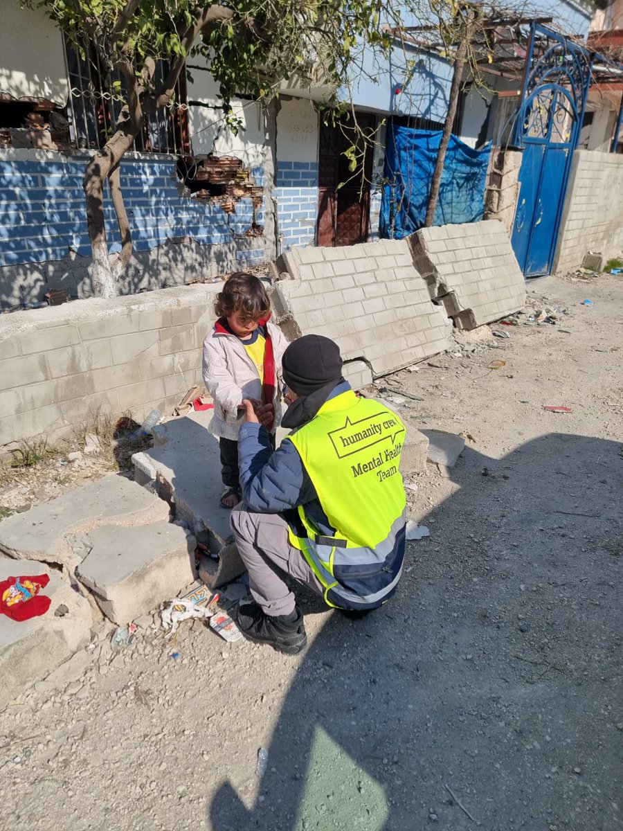 Emergency #mentalhealth support must be the cornerstone of all Humanitarian aid! The situation of the children who survived the #TurkeySyriaEarthquake is worrying and bodes ill for the future. A soul needs more than food or shelter. #humanitycrew