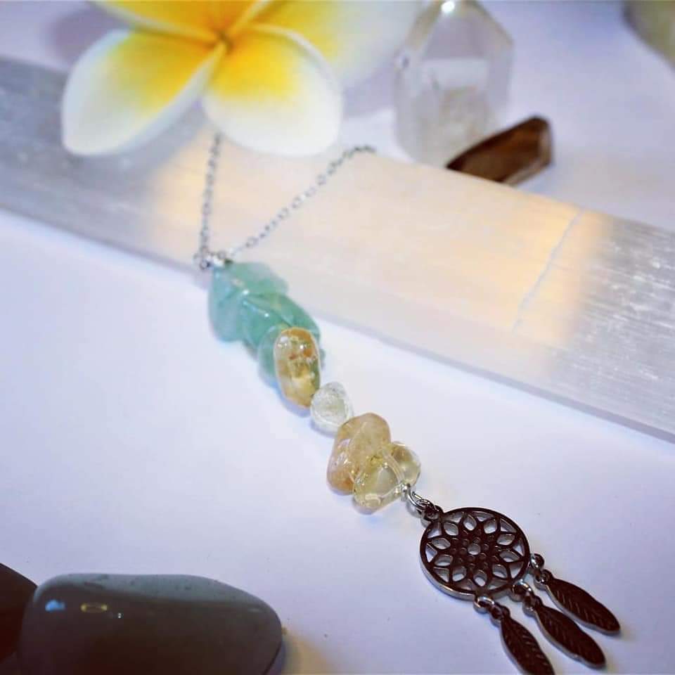 MpiloKhumalo_'s tweet photo. Citrine &amp; Aventurine.

Do you want abundance? I mean who doesn't right! Here are one of the most powerful combination crystals for abundance, luck and good fortune. These stones help attract money and luck in all aspects of your life.🌻🖤🐞 https://t.co/X2oZln5VPx