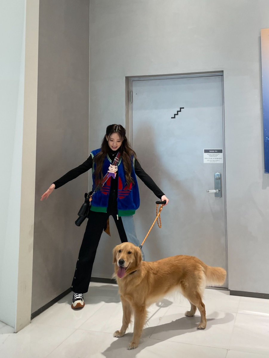 H1KEY_official's tweet photo. #H1KEY #하이키 #HWISEO #휘서 #GORUN https://t.co/1au04RyO6U