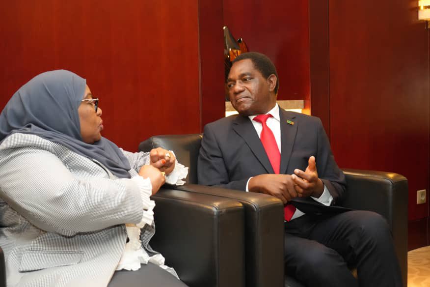 HHichilema's tweet photo. On sidelines of the @_AfricanUnion Summit, we held a meeting with H.E @SuluhuSamia of #Tanzania.
Discussed trade facilitation &amp; energy investment between our 2 nations, with TAZAMA top of the agenda.
🇿🇲 &amp; 🇹🇿 continue to work together for the mutual benefit of our citizens.
#CMO https://t.co/BFtgbYl2Z9