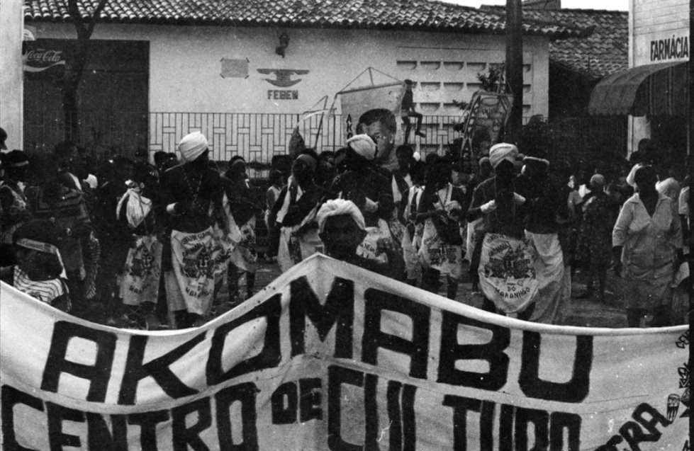 Reylton_Rafa's tweet photo. Bloco Afro Akomabu desfilando e mostrando a sua força. O bloco afro surgiu em 1984 pela CCN-MA(Centro de Cultura Negra Maranhão). Bloco Afro Akomabu foi o primeiro bloco afro do Maranhão.

📷 Mobi https://t.co/3BqGSo0TK6