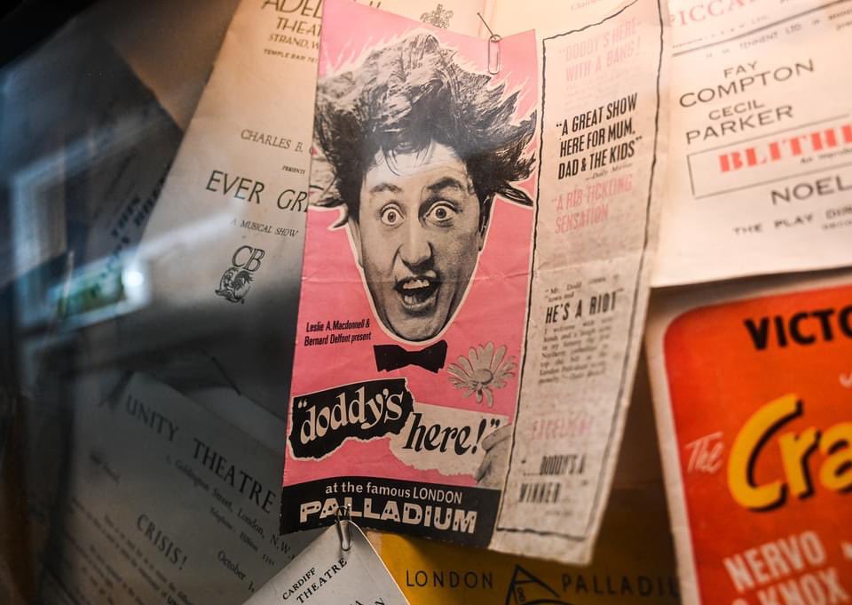 MrDavidTravis's tweet photo. More from The Land of Lost Content #KenDodd #NickOwen #TedRogers #RegKray #BobCarolgees #ValDoonican #BobMonkhouse #BerylReid #LittleandLarge #Madonna https://t.co/fLUUhsEbNm