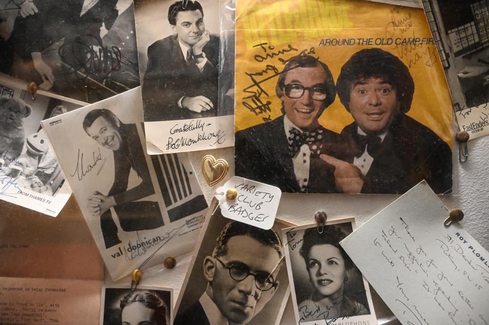 MrDavidTravis's tweet photo. More from The Land of Lost Content #KenDodd #NickOwen #TedRogers #RegKray #BobCarolgees #ValDoonican #BobMonkhouse #BerylReid #LittleandLarge #Madonna https://t.co/fLUUhsEbNm