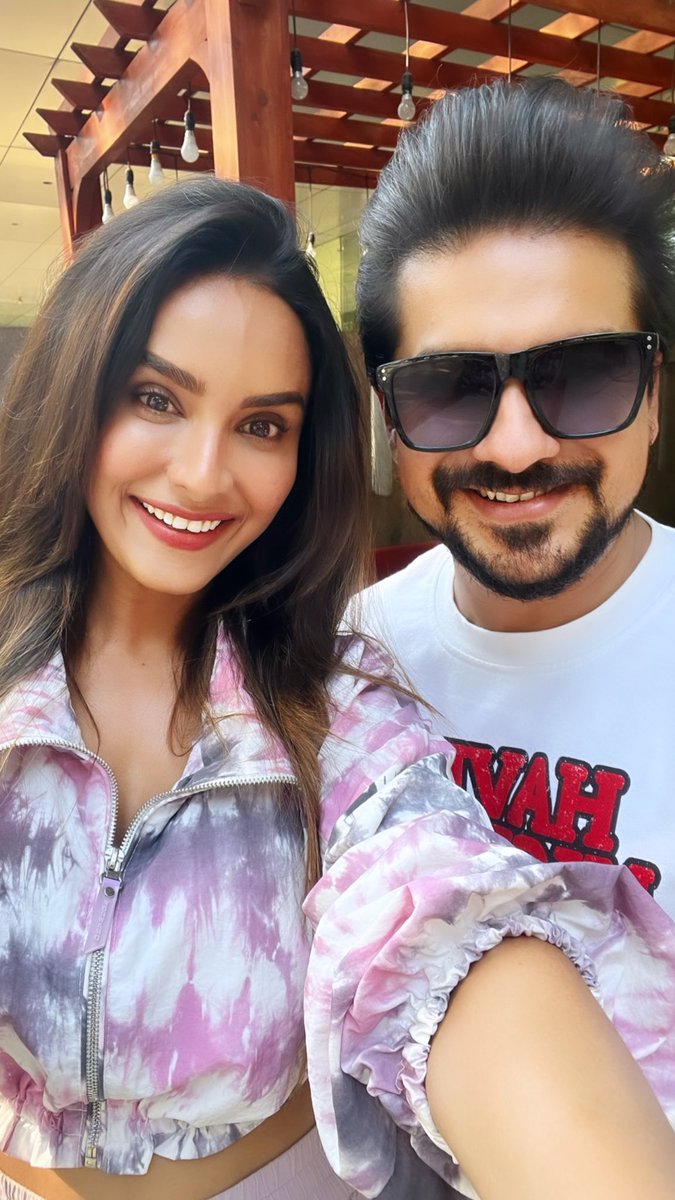 MarathiDhamaal's tweet photo. दिशा आणि पुष्कर ची Sunday Meet-up😍
@dishapardeshi_ @jogpushkar @jogpushkar 
.
.
.
#disshapardeshi #pushkarjog #marathiactors #marathientertainment #sundayfunday #subday #sundaymeets https://t.co/900gAR2u5i