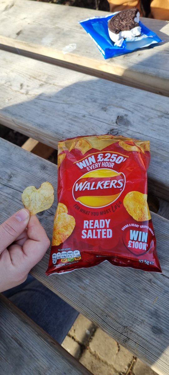 pjcrook's tweet photo. @walkers_crisps #conkers #dayout #heartcrisp #walkers https://t.co/eV7xO4EFR8