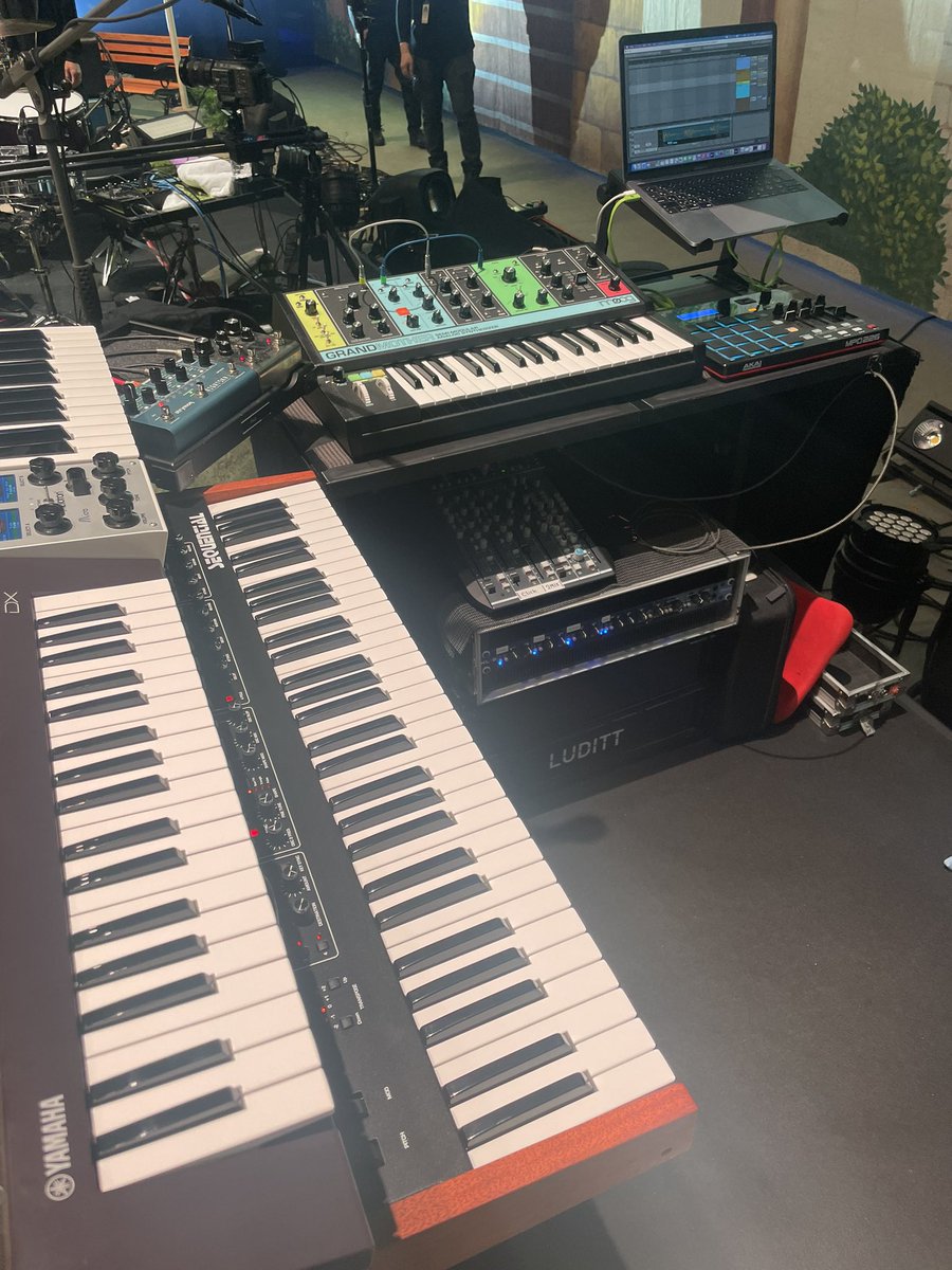 GeorgeMopofHead's tweet image. 今回のツアーセットアップ。