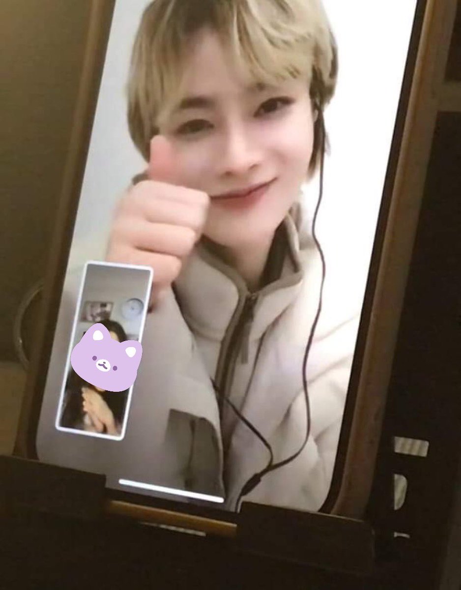 MhAlexfan's tweet photo. Chúc chị sớm tìm được chân ái và mau lấy chồng nè 🫶
Finally, Hanbin wished noona to soon find the one and get married😌 Thank you! You’re so precious ❤️
#HANBIN_TEMPEST https://t.co/mYJGOXCN41