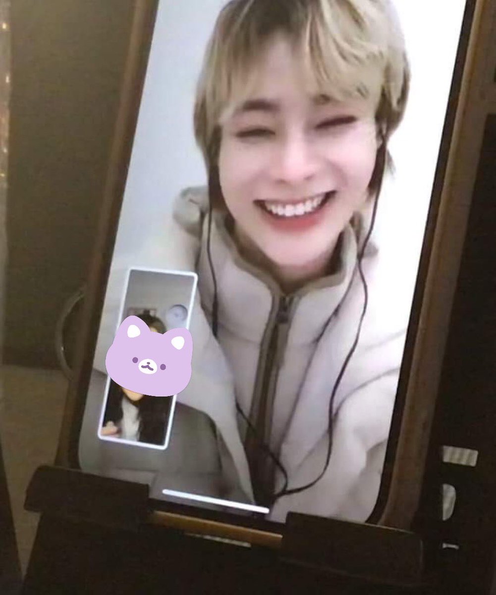 MhAlexfan's tweet photo. Chúc chị sớm tìm được chân ái và mau lấy chồng nè 🫶
Finally, Hanbin wished noona to soon find the one and get married😌 Thank you! You’re so precious ❤️
#HANBIN_TEMPEST https://t.co/mYJGOXCN41