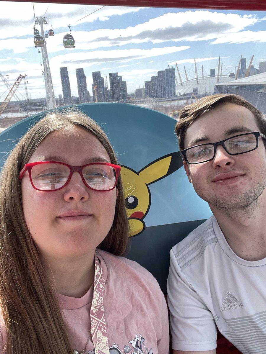 Ellie_Thornton7's tweet photo. @PokemonNewsUK 😎 my birthday last year at the world championships! #PokemonTogether https://t.co/eUblOVVyPQ