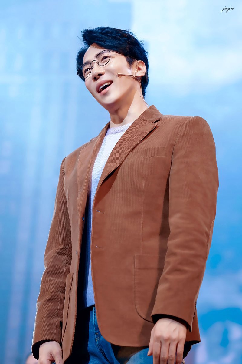 230219낮 이프덴 커튼콜
루카스 #에녹

💙🧡💚💛💜