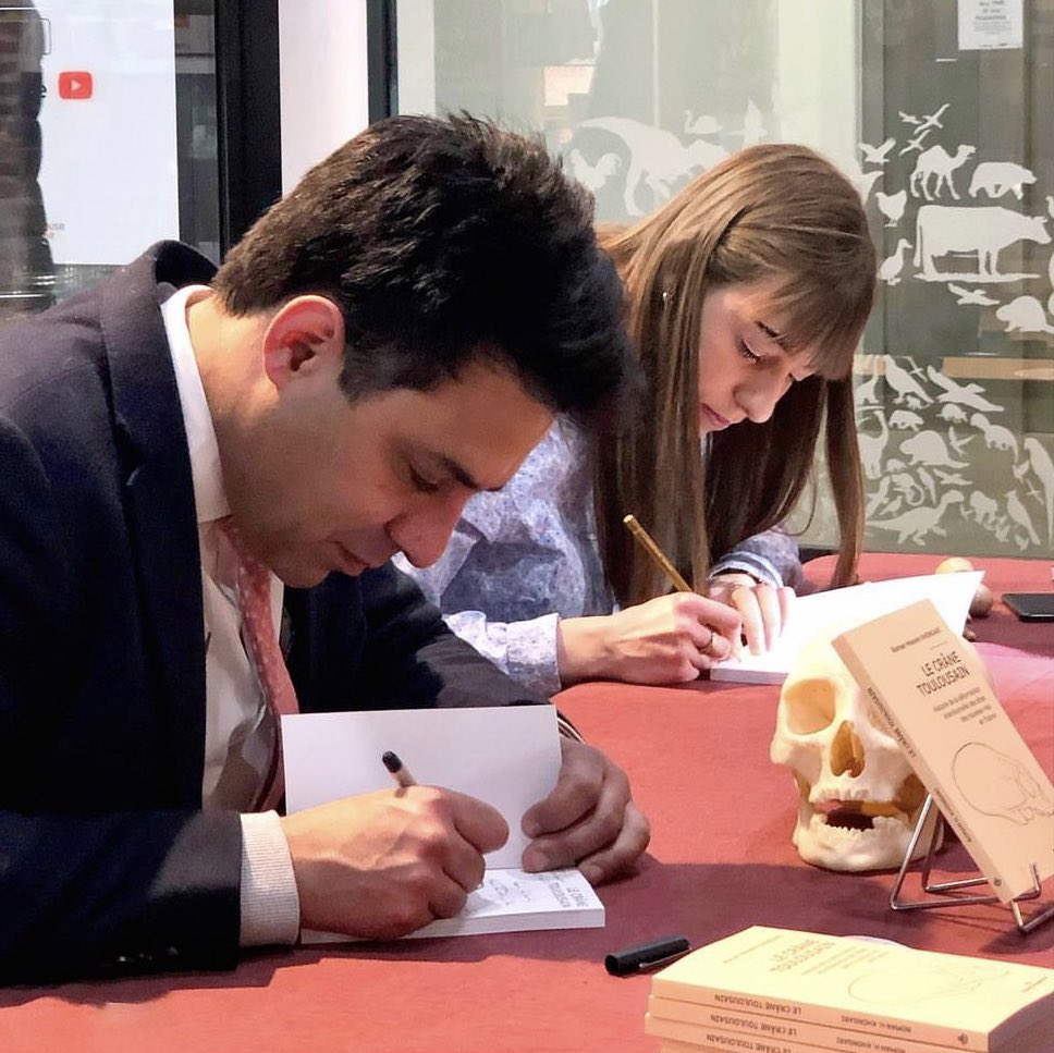 Roman Hossein Khonsari (@rh_khonsari) on Twitter photo Dédicace du ‘Crâne toulousain’ @EditionsHermann suivie d’une discussion avec le public <a href="/museumtoulouse/">Muséum de Toulouse</a> - merci à l’équipe du MHN et du service de CMF du Pr. <a href="/FredLauwers/">Frederic LAUWERS</a> du <a href="/CHUdeToulouse/">CHU de Toulouse - compte inactif</a> pour leur accueil !
<a href="/univ_paris_cite/">Université Paris Cité</a> <a href="/APHP/">Assistance Publique – Hôpitaux de Paris (AP-HP)</a> <a href="/FiliereTETECOU/">Filière TETECOU</a> <a href="/InstitutImagine/">Institut Imagine</a> <a href="/Le_Museum/">Muséum national d'Histoire naturelle</a> Dédicace du ‘Crâne toulousain’ @EditionsHermann suivie d’une discussion avec le public <a href="/museumtoulouse/">Muséum de Toulouse</a> - merci à l’équipe du MHN et du service de CMF du Pr. <a href="/FredLauwers/">Frederic LAUWERS</a> du <a href="/CHUdeToulouse/">CHU de Toulouse - compte inactif</a> pour leur accueil !
<a href="/univ_paris_cite/">Université Paris Cité</a> <a href="/APHP/">Assistance Publique – Hôpitaux de Paris (AP-HP)</a> <a href="/FiliereTETECOU/">Filière TETECOU</a> <a href="/InstitutImagine/">Institut Imagine</a> <a href="/Le_Museum/">Muséum national d'Histoire naturelle</a>