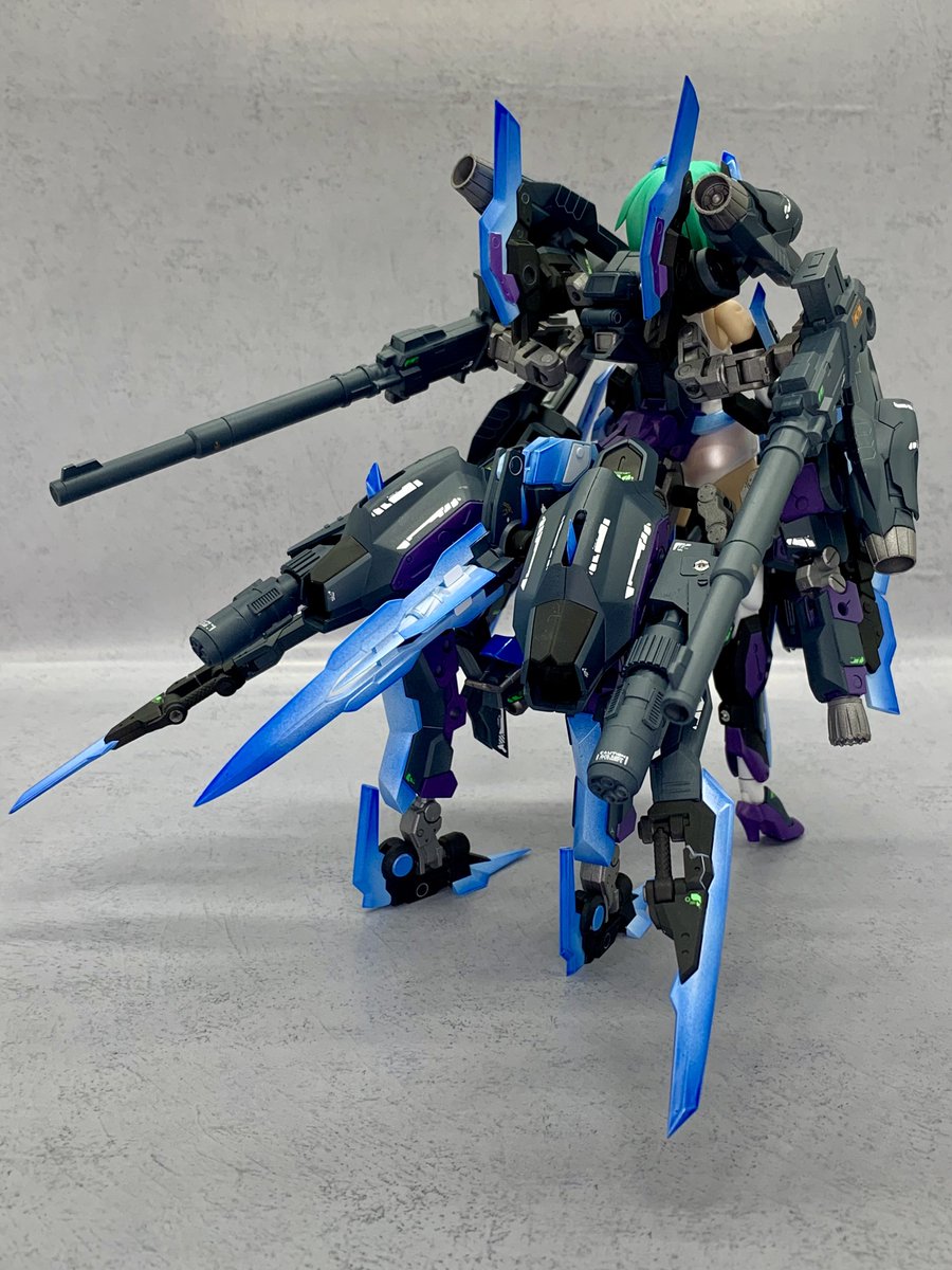 freedam1966's tweet photo. 完成しました
FAガール「デュラハ」です

フレズヴェルクをベースにデュラハンをイメージして作成しました

頭が外れます
接続部は充電コネクタみたいにしています

#壽大戦2023
#駿河屋プラモ道
#FAガール https://t.co/kfzQs6at6e