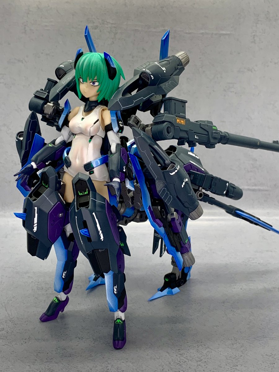 freedam1966's tweet photo. 完成しました
FAガール「デュラハ」です

フレズヴェルクをベースにデュラハンをイメージして作成しました

頭が外れます
接続部は充電コネクタみたいにしています

#壽大戦2023
#駿河屋プラモ道
#FAガール https://t.co/kfzQs6at6e