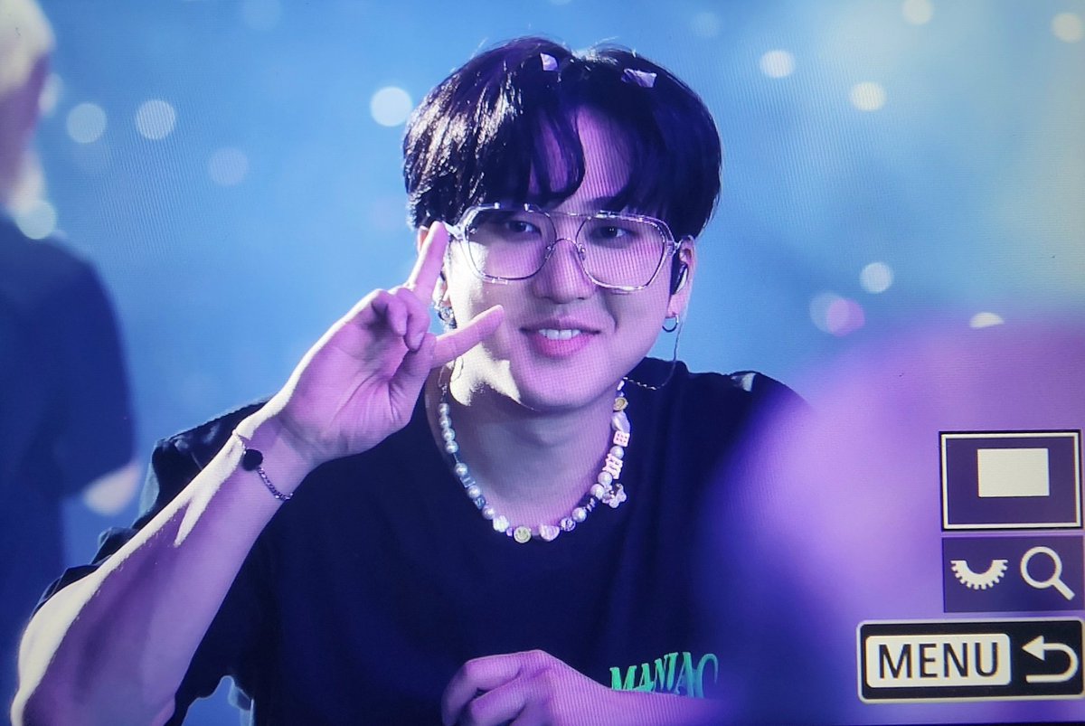 seochangbinpics's tweet photo. he's real?? 😭 https://t.co/fCnnlBQ4vU