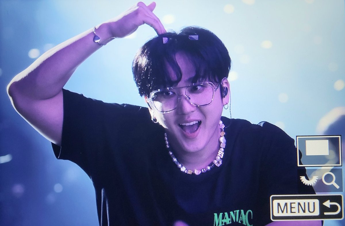 seochangbinpics's tweet photo. he's real?? 😭 https://t.co/fCnnlBQ4vU