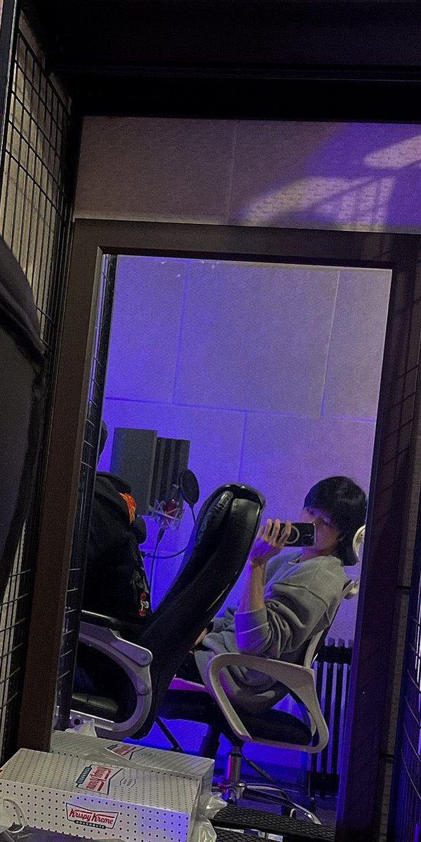 monduball's tweet photo. #형원 취향보정 잠금/배경 슬쩍 공유 https://t.co/LQqSoD0Kao