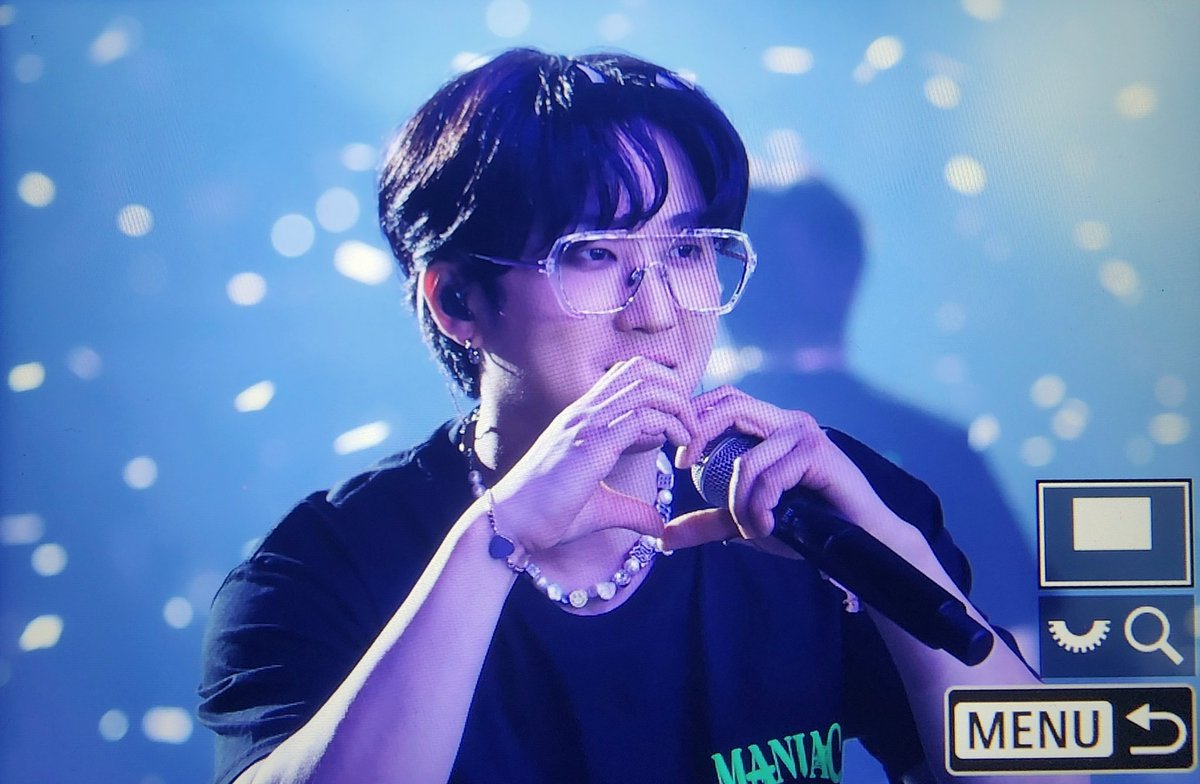 seochangbinpics's tweet photo. he's real?? 😭 https://t.co/fCnnlBQ4vU