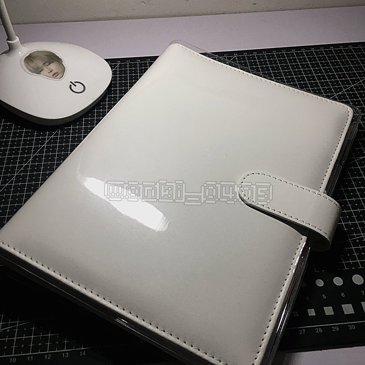 wonki_0405's tweet photo. wts lfb ph

white a5 macaron binder w/ cover &amp; 10pcs used sleeves 
- 250 set (+10 pf)
- payo (prio) or 3d rsrv 

t. enhypen blackpink bts seventeen straykids stayc ive txt gidle kep1er aespa nct twice red velvet https://t.co/wHX2pRHkfd