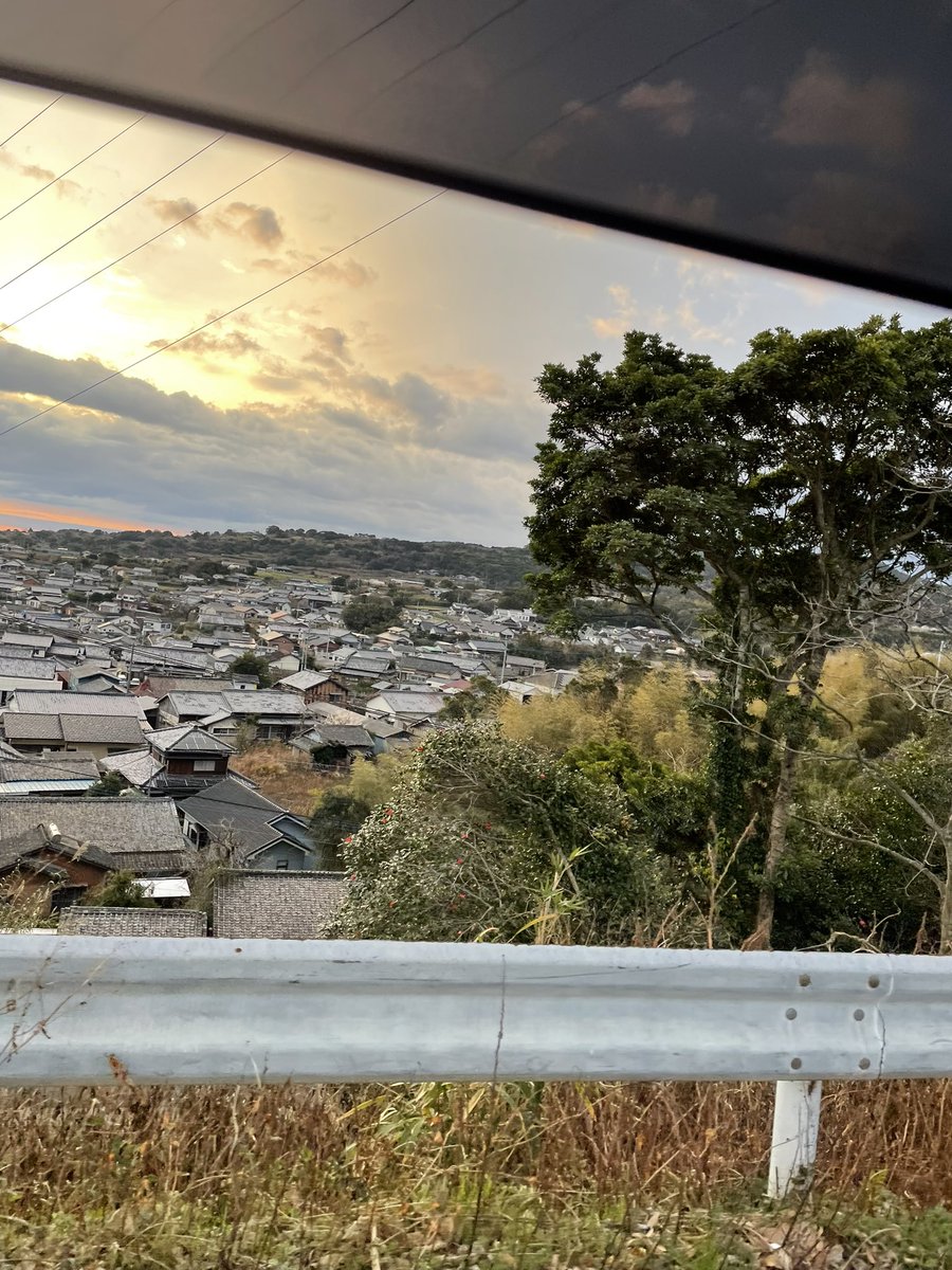 「仕事&amp;祖父母の様子を見に五島に帰省してました。福江は美しい島です。ばあち」|木崎アオコのイラスト