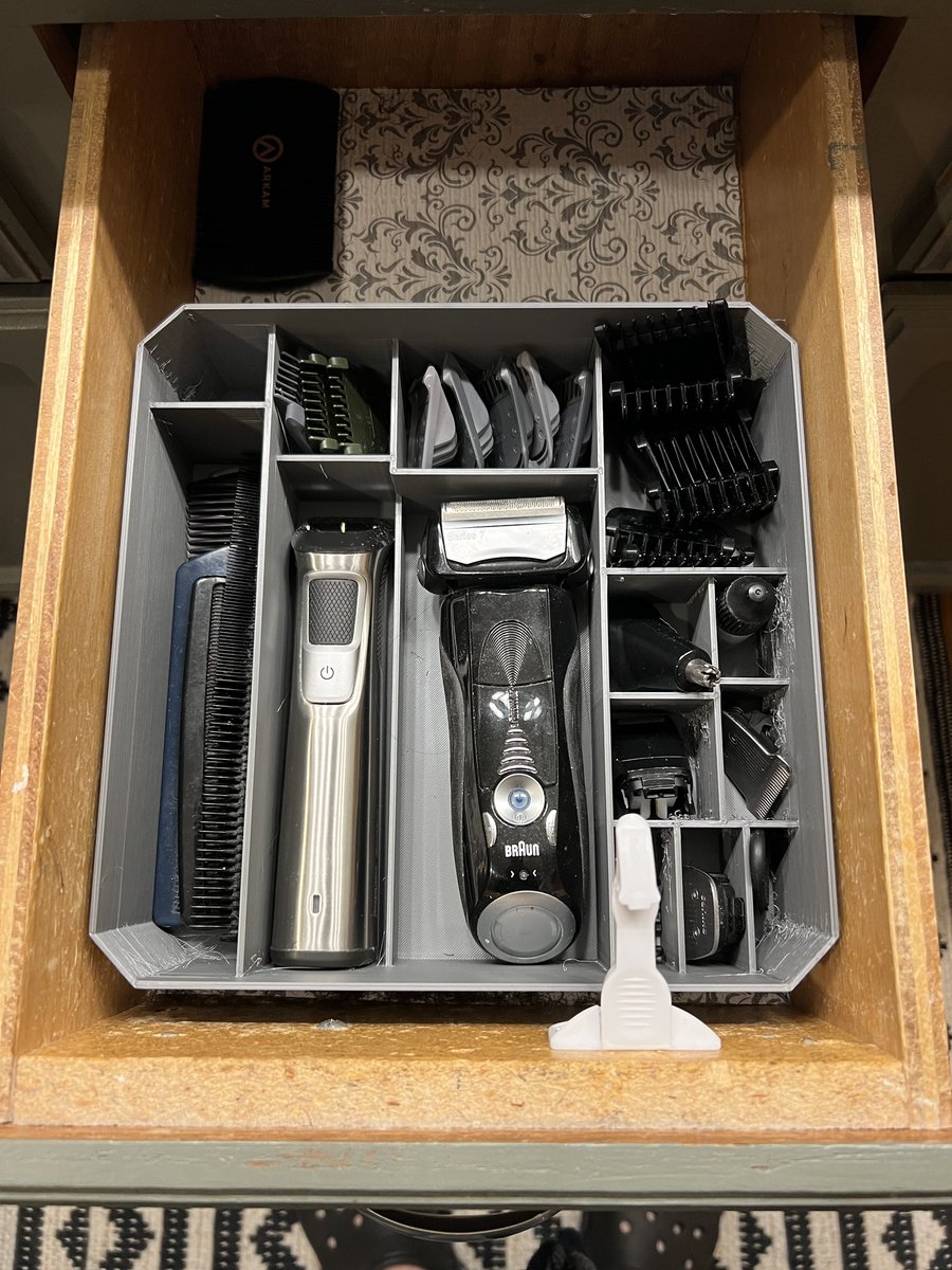 JoeMikeMakes's tweet photo. Very quick modeling and print to help organize my beard supplies. #practicalprint #3Dprinting https://t.co/MxidpkW3Wg