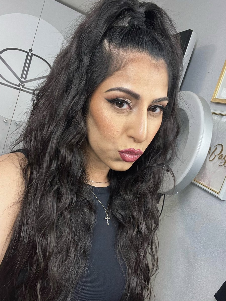 KiranHemlani's tweet photo. Hmu when you see this 💬 https://t.co/Ec09VGcCjk