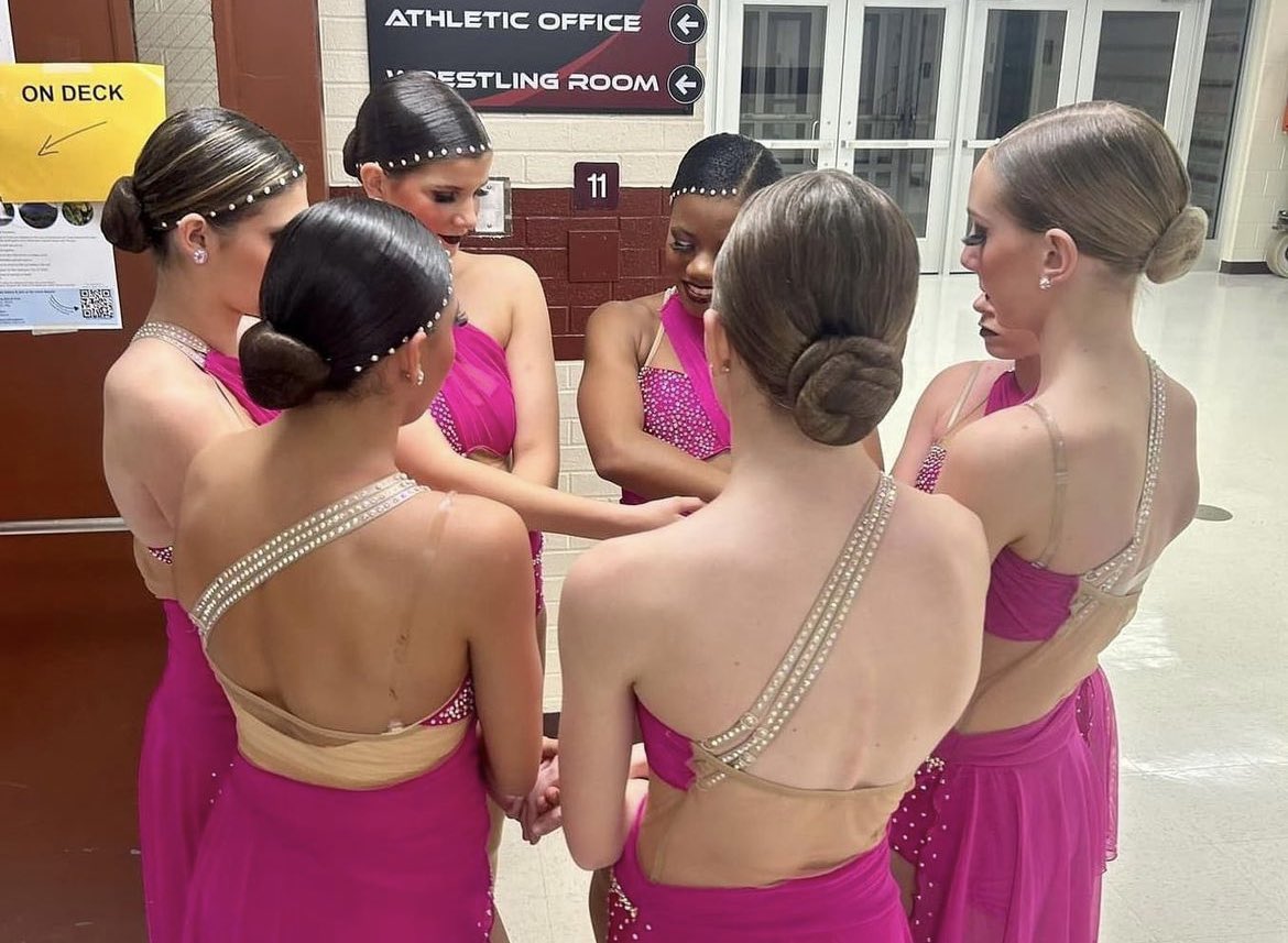 Large ensemble STATE CHAMPIONS for the 3rd year in a row!! So incredibly proud of these girls and what they have accomplished this season! 🏆<a href="/AHS_Orioles/">AHS Orioles</a> <a href="/AvonHSPrincipal/">Matt Shockley</a> <a href="/AvonSupt/">Scott Wyndham</a> <a href="/OrioleTweets/">Avon Community School Corporation</a>