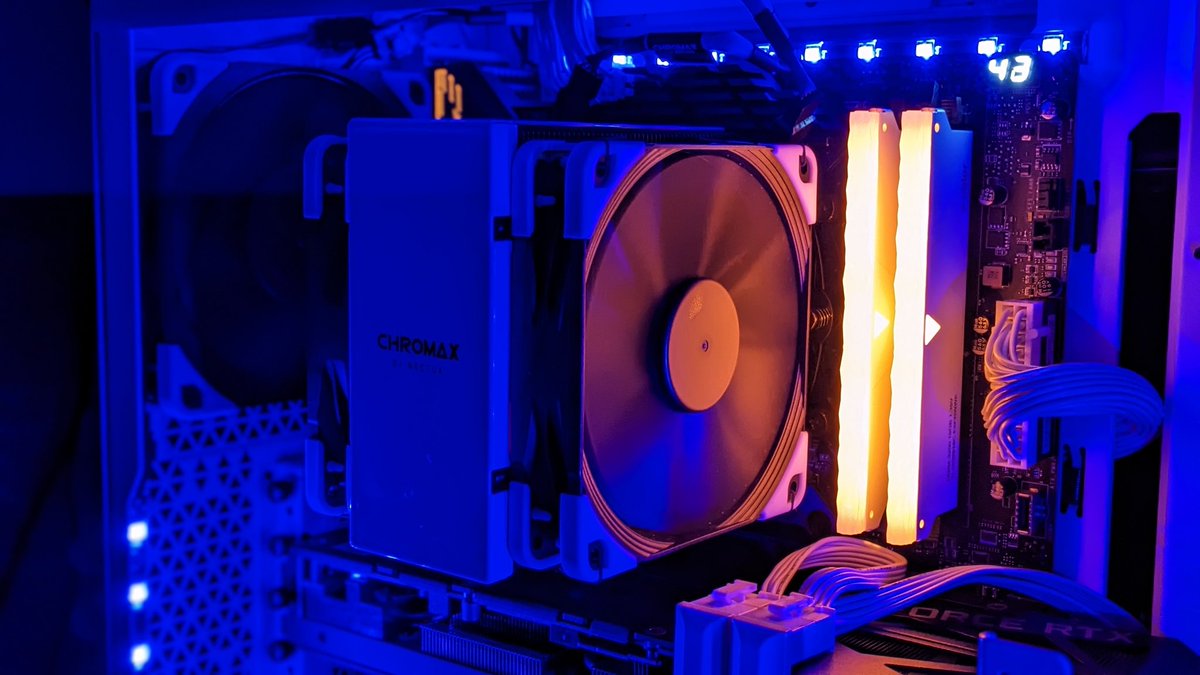 Y_S_Akanuma's tweet photo. Changed the case to Pop Silent!
Lighting consept:Authentic bar
今までで一番、表側の配線が綺麗にできた。残すはスリーブケーブル化かな…
#fractaldesign #noctua #chromax
#msi #長尾製作所 #avermedia
#vcolor #elsajp #soundblaster https://t.co/L1aqPpe6Lr