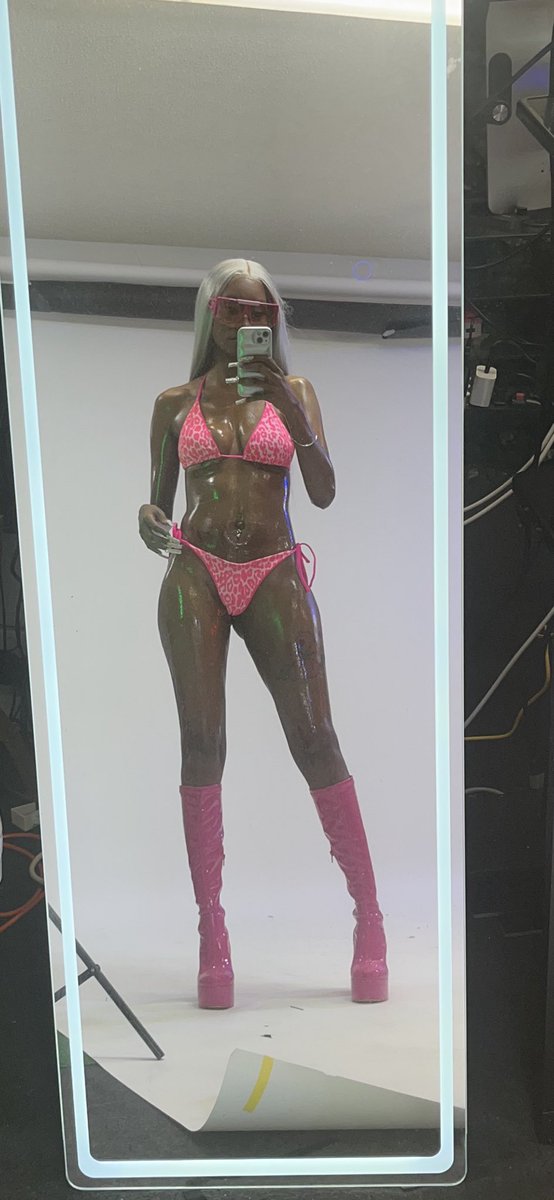 CESSAMESS's tweet image. Only cause I don’t be posting up here #prettyinpink