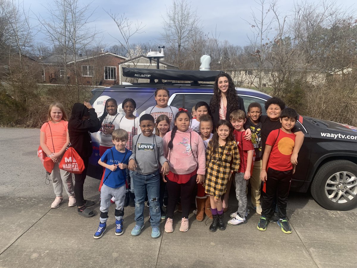 AnelloWx's tweet photo. A little bit of a late post here but I absolute loved getting to spend my Valentine’s Day teaching these sweet Ralph Askins 3rd graders all about weather! Their smiling faces made the trip to Southern Tennessee so worth it!! #GuestReader #RalphAskins #SouthernTN #WAAY31 https://t.co/maWSklU2dt