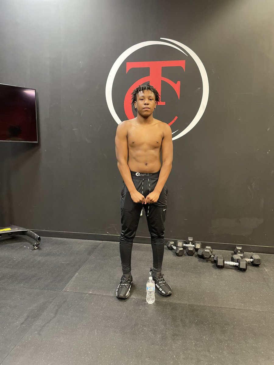 AipElite's tweet photo. 1 of 1 😤💯💪🏾 I’m say it best CB in class of ‘27 in NJ 🤷🏾‍♂️ show me a better one 🙌🏾🏝️ #HardWork #NeverDuckNoComp #AipElite @kingNas2008 https://t.co/wpdYjNq1Le