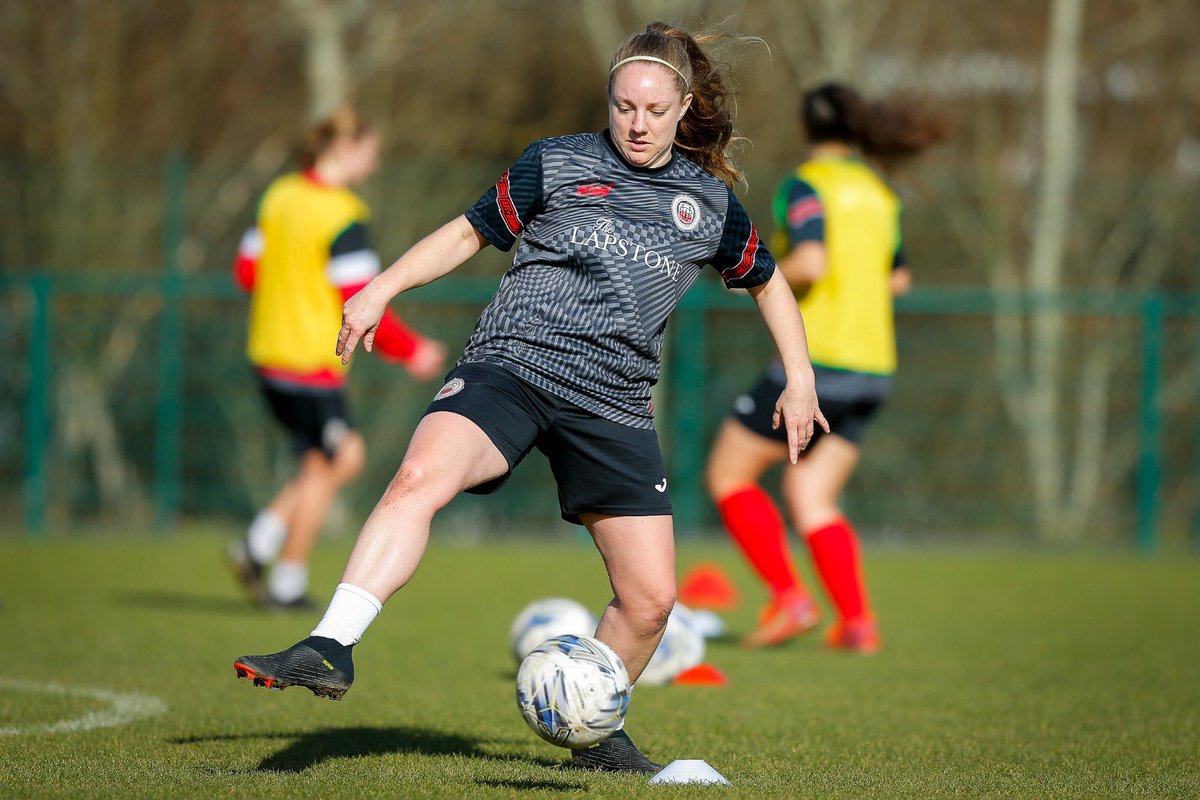 SotonWomensFC's tweet photo. ✨ 50 appearances ✨

Congratulations to our @ChloeTucker1 who hits 50 club appearances for the #Sirens.

📸 @davebodymore https://t.co/IzYW4oakKr
