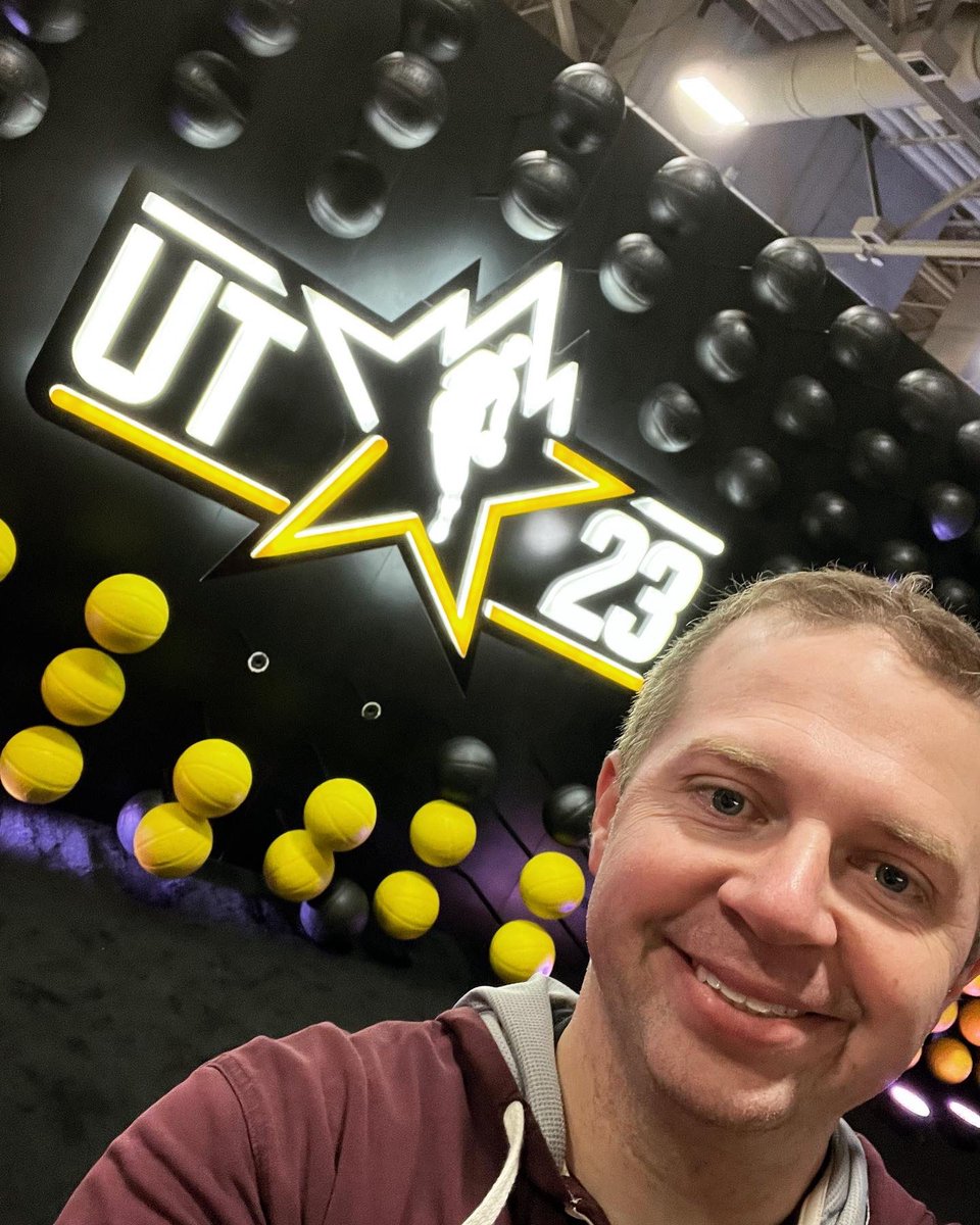 adevey's tweet image. ⚪️ Rookie
⚪️ Pro
🔘 All Star
#nba #NBAAllStar #TakeNote