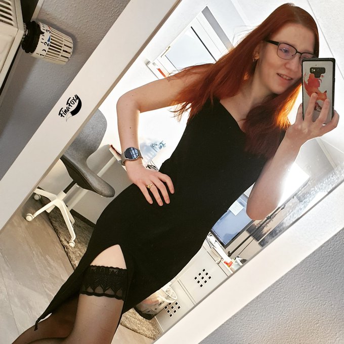 Sch&ouml;nen Sonntag w&uuml;nsche ich euch 😘 Bei mir geht es heute alles andere als ruhig zu. Im Keller wird weiter<a href="/tag/redhead"class="tags"><span>#redhead</span></a><a href="/tag/dress"class="tags"><span>#dress</span></a><a href="/tag/redhair"class="tags"><span>#redhair</span></a><a href="/tag/mirrorselfie"class="tags"><span>#mirrorselfie</span></a><a href="/tag/girlswithglasses"class="tags"><span>#girlswithglasses</span></a>